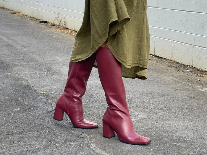 Carrano Bergen available in 2 colours