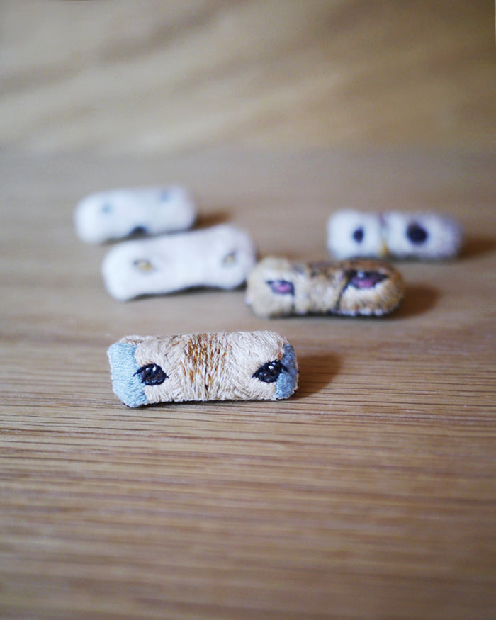 Embroidered Eye Brooch - Giraffe