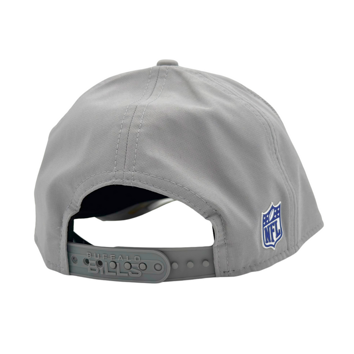 New Era 9FORTY Buffalo Bills 2025 Sideline Hot Weather Primary Logo Gray M-Crown