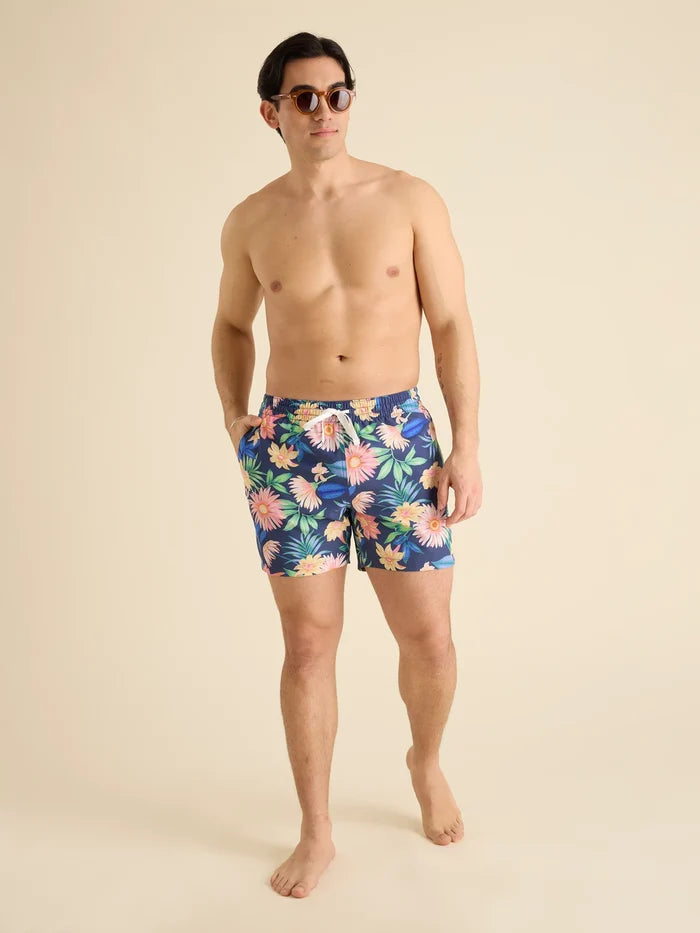 The Big Bloomers 5.5" (Classic Lined Swim Trunk) - Image 6 - Chubbies Shorts