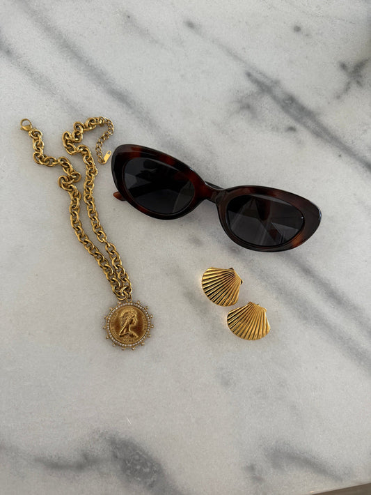 THE SHELL EARRINGS
