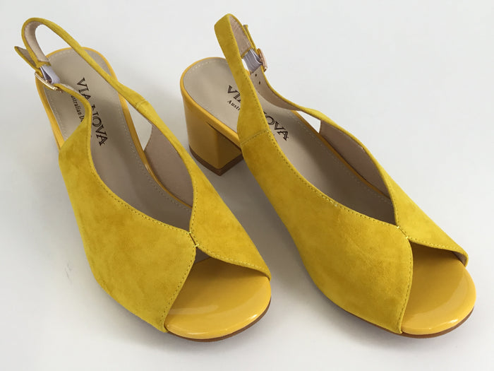 36 / Yellow Suede